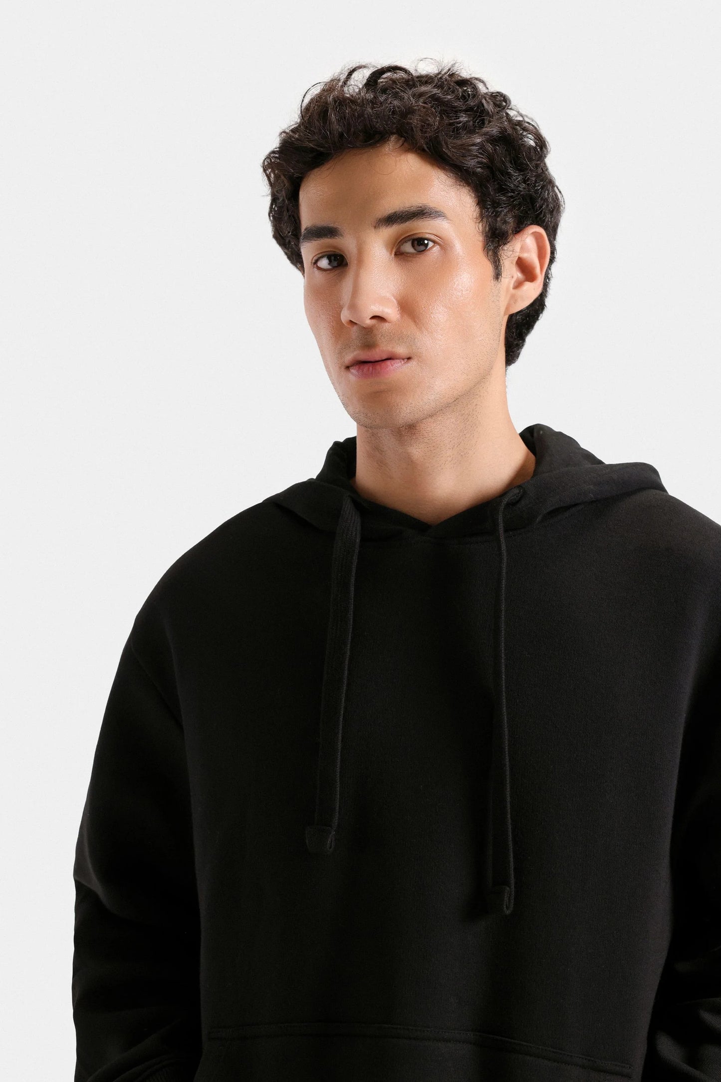 BASIC CROPPED HOODIE
