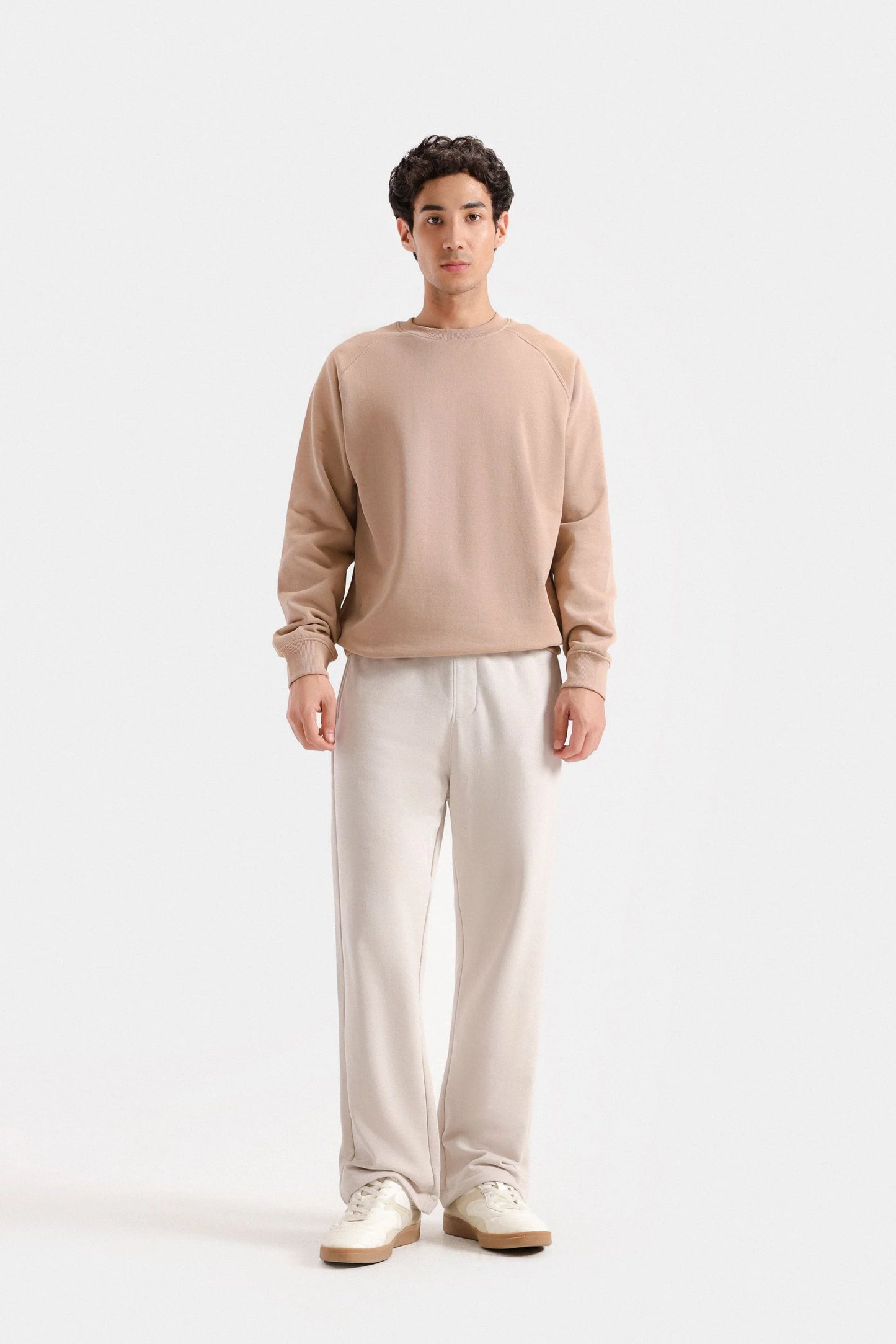 RAGLAN SLEEVE SWEATSHIRT