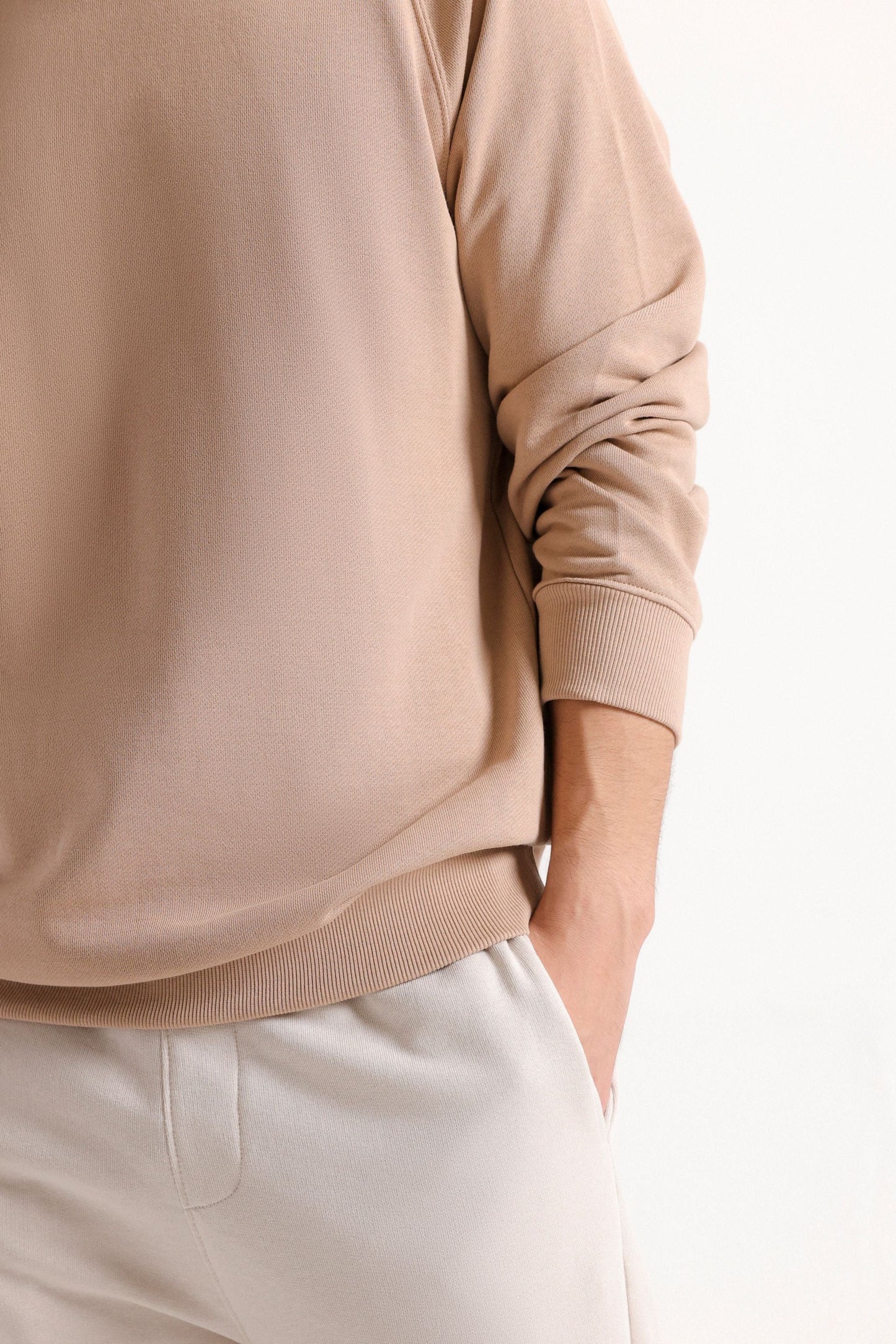 RAGLAN SLEEVE SWEATSHIRT