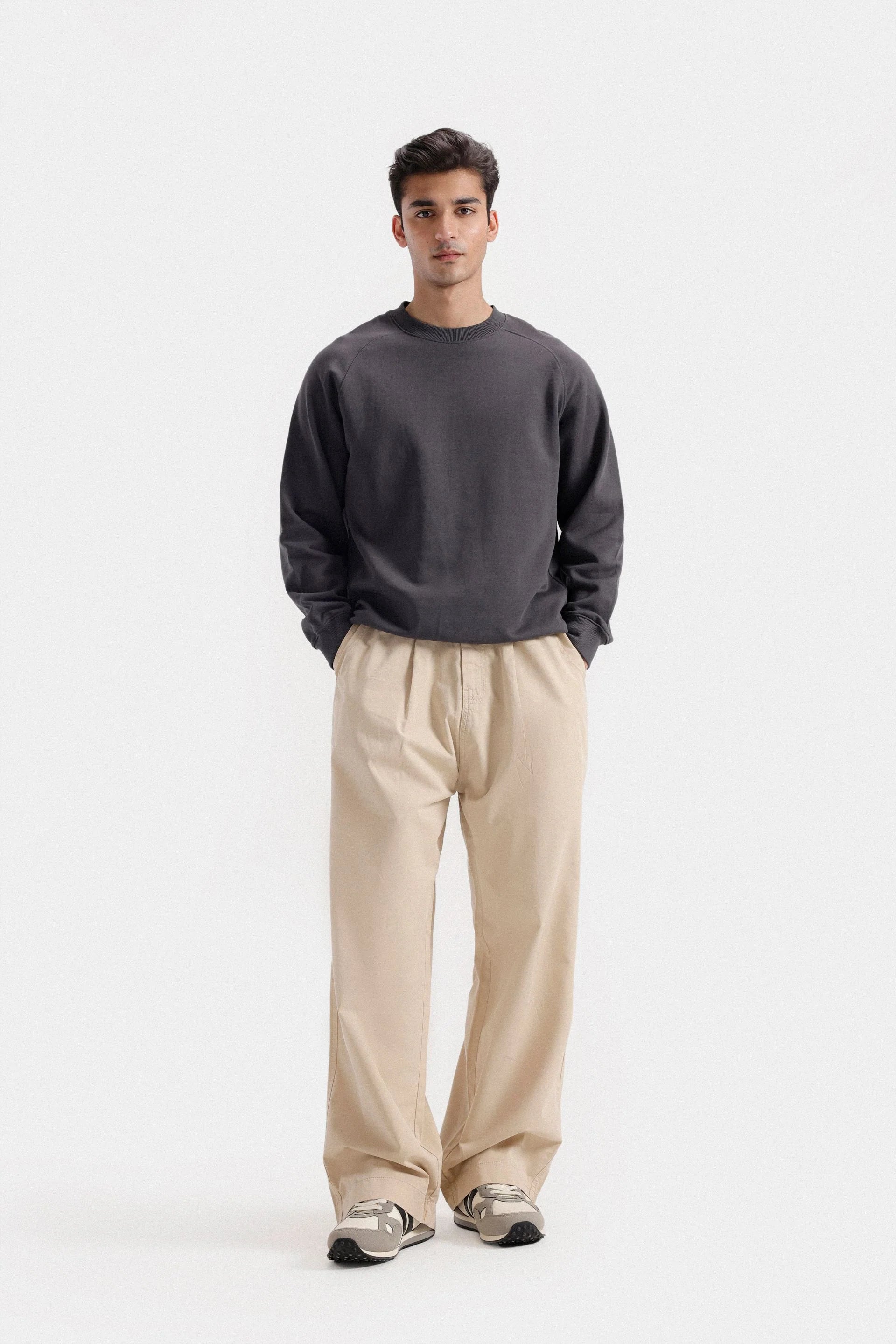 RAGLAN SLEEVE SWEATSHIRT